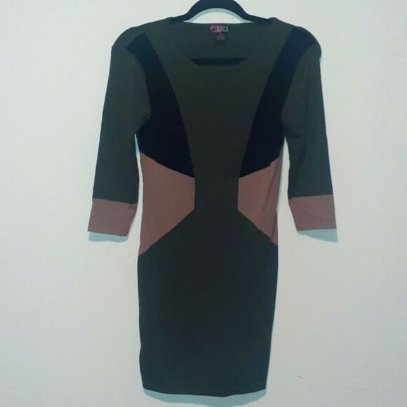 Green dress medium - Picture 1 of 4